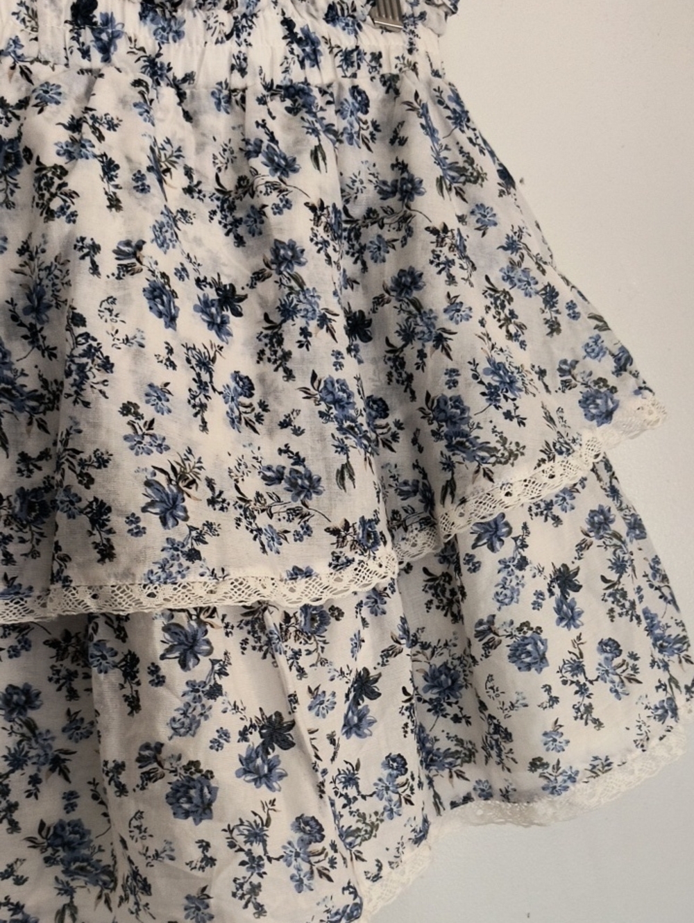 NWT RSQ Boho Coquette White Mini Skirt with Blue Floral Lace Tiers Sz Large Wom - Picture 10 of 11